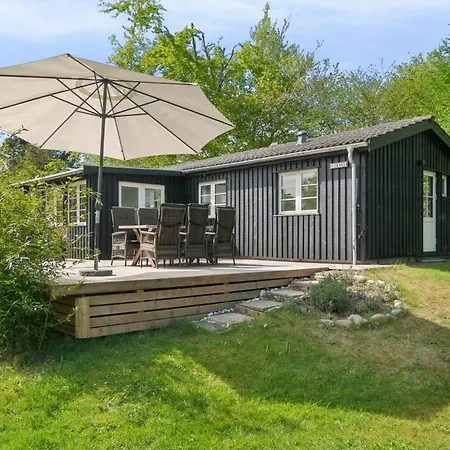 בית נופש Cosy Summerhouse With Private Garden