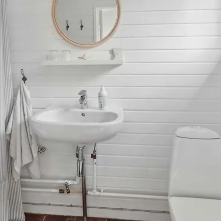 בית נופש Cosy Summerhouse With Private Garden Nyrup