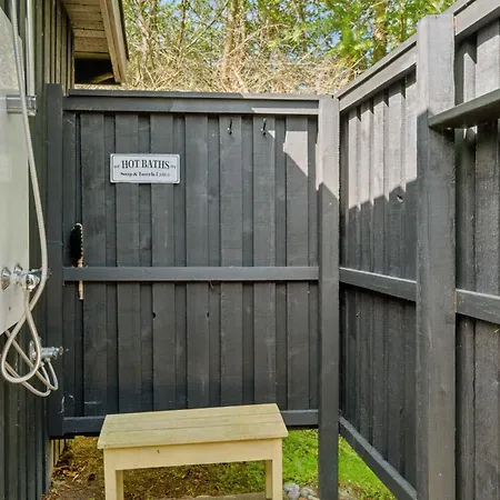 Дом отдыха Cosy Summerhouse With Private Garden