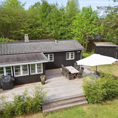 Дом отдыха Cosy Summerhouse With Private Garden Nyrup