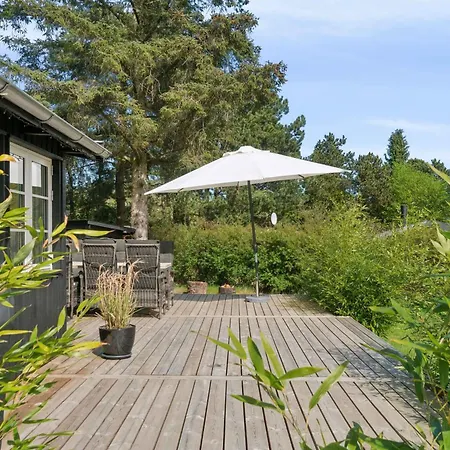 Cosy Summerhouse With Private Garden Nyrup
