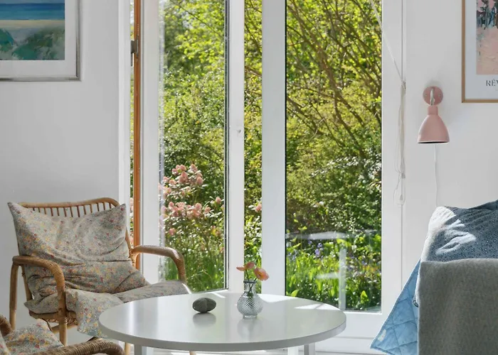 Cosy Summerhouse With Private Garden