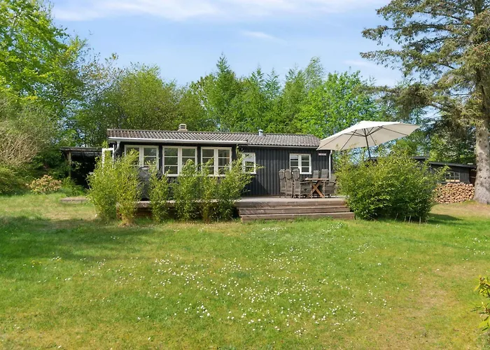Cosy Summerhouse With Private Garden *