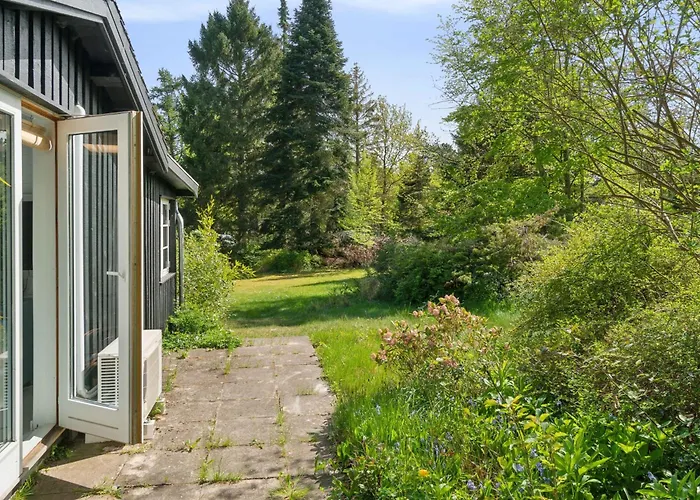 Cosy Summerhouse With Private Garden Feriehus *