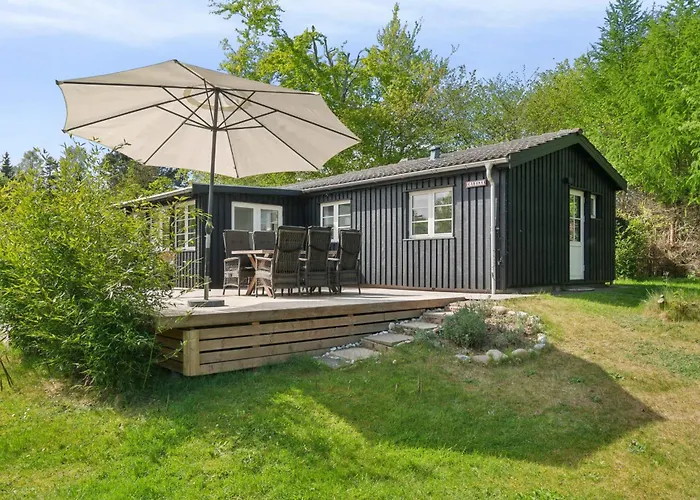 Cosy Summerhouse With Private Garden *