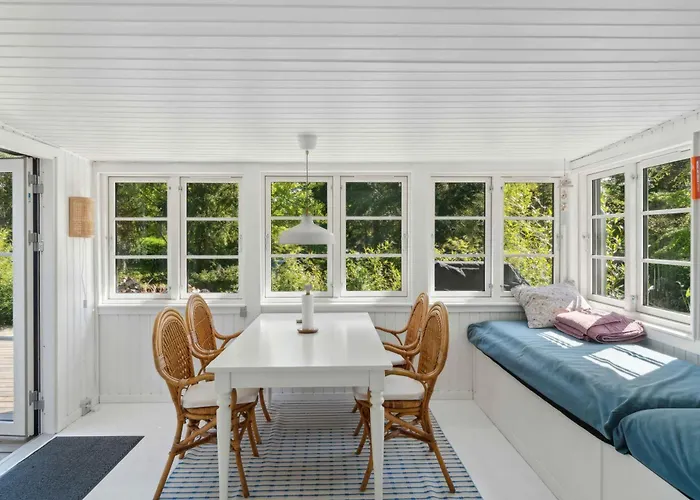 Cosy Summerhouse With Private Garden Feriehus Nyrup